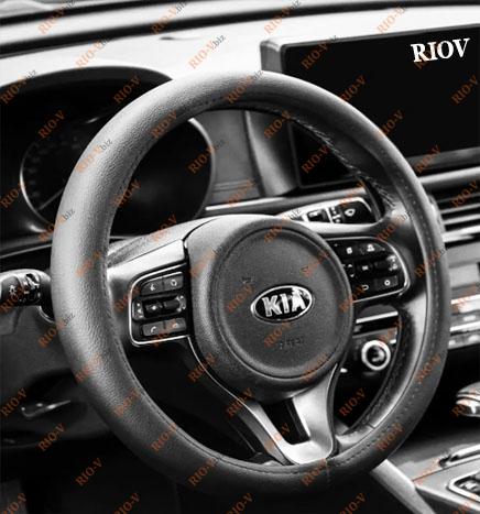 Фотография Оплетка на руль M (37-39 см) черная гладкая экокожа STVOL