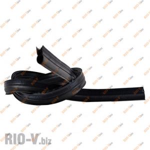 Уплотнитель капота 2108 (133 см) БРТ - 2108-8402200Р